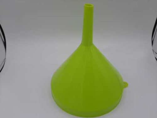Embudo Plastico No. 3 Boca 7"