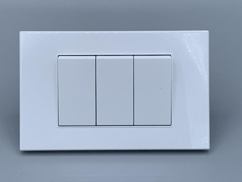 Interuptor Triple Blanco Deluxe