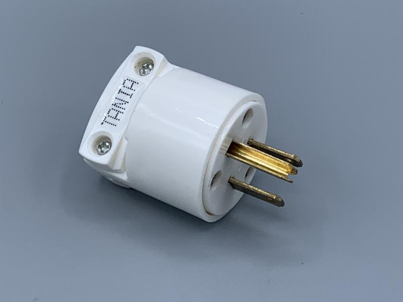 Macho Polarizado 2 Polos X 15Amp Blanco