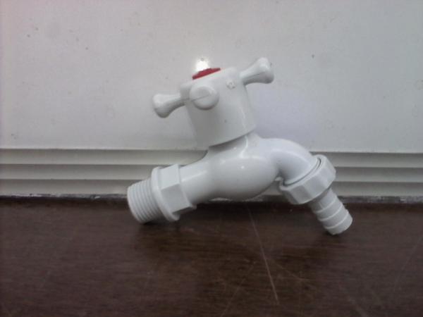 Llave de Chorro Plastica 1/2