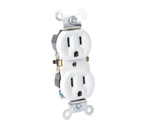 Toma 270 Blanca C/Tierra 15Amp 120/220V Lumistar