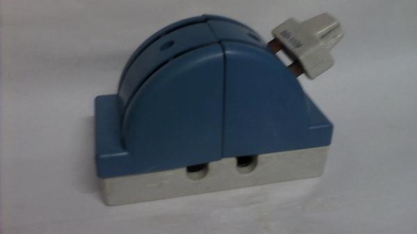 Cuchilla Porcelana 3-P X 100 Amp 2 Pases